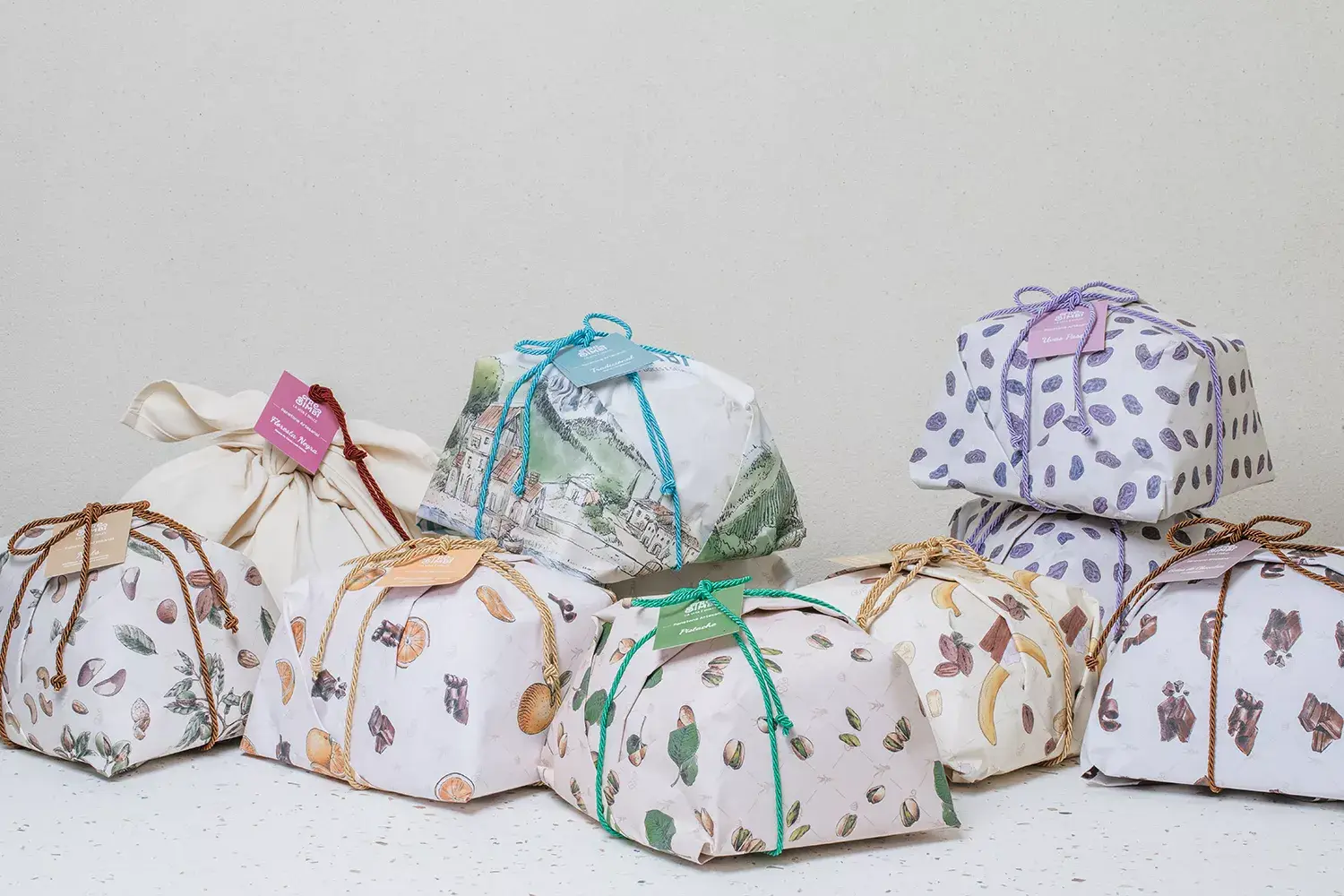 Panetones embrulhados - Just Real Moms