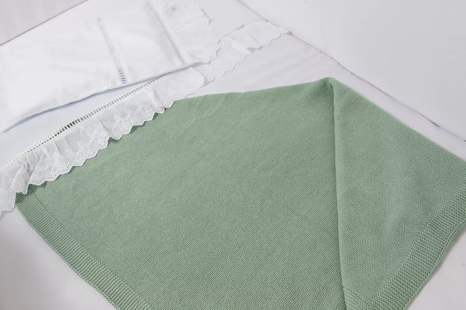 Mantinha de tricô verde para enxoval - Just Real Moms