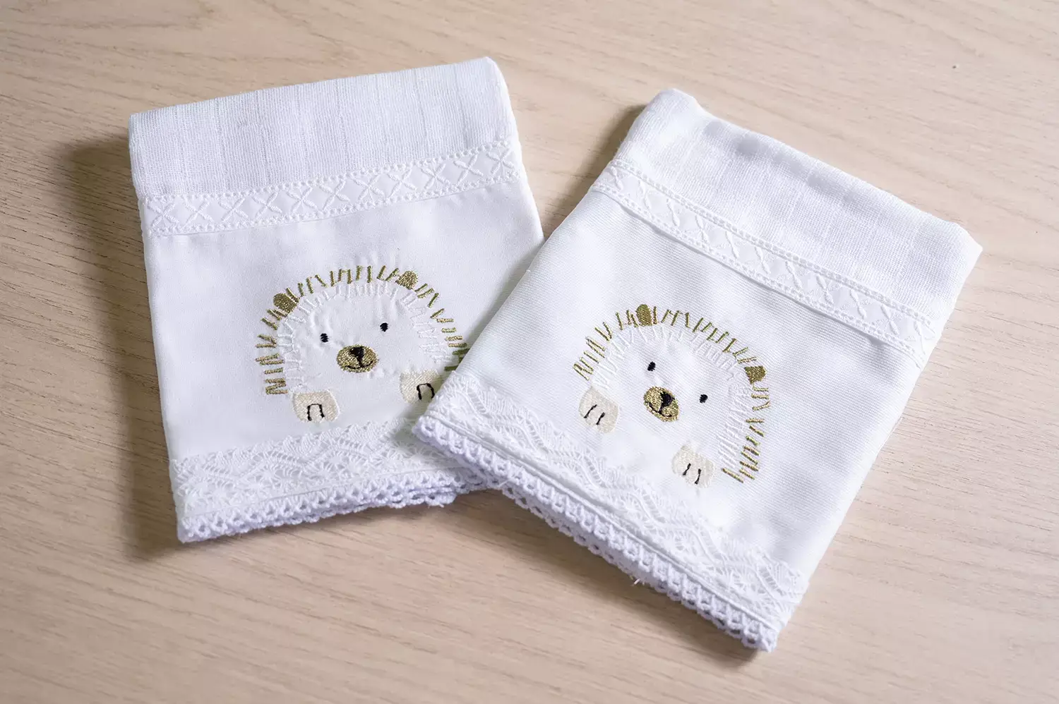 Paninhos de bebê com bordado de porco espinho - Just Real Moms